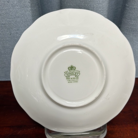 Vintage Aynsley Shamrock Footed Cup & Saucer Crocus Coupe Shape #159 England - Picture 14 of 16